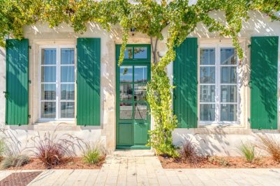Sale Prestigious house Saint-Martin-de-Ré 7&nbsp;Rooms 162&nbsp;m²
