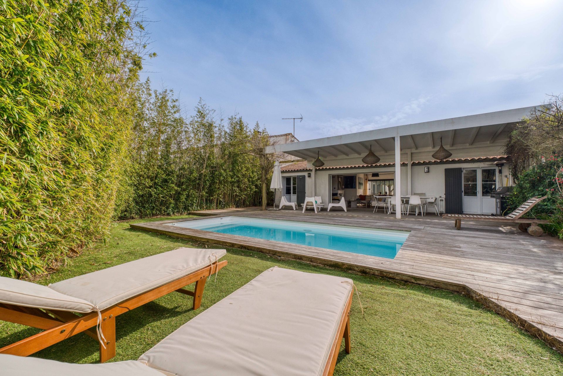 prestigious house 6 Rooms for sale on LA FLOTTE (17630)