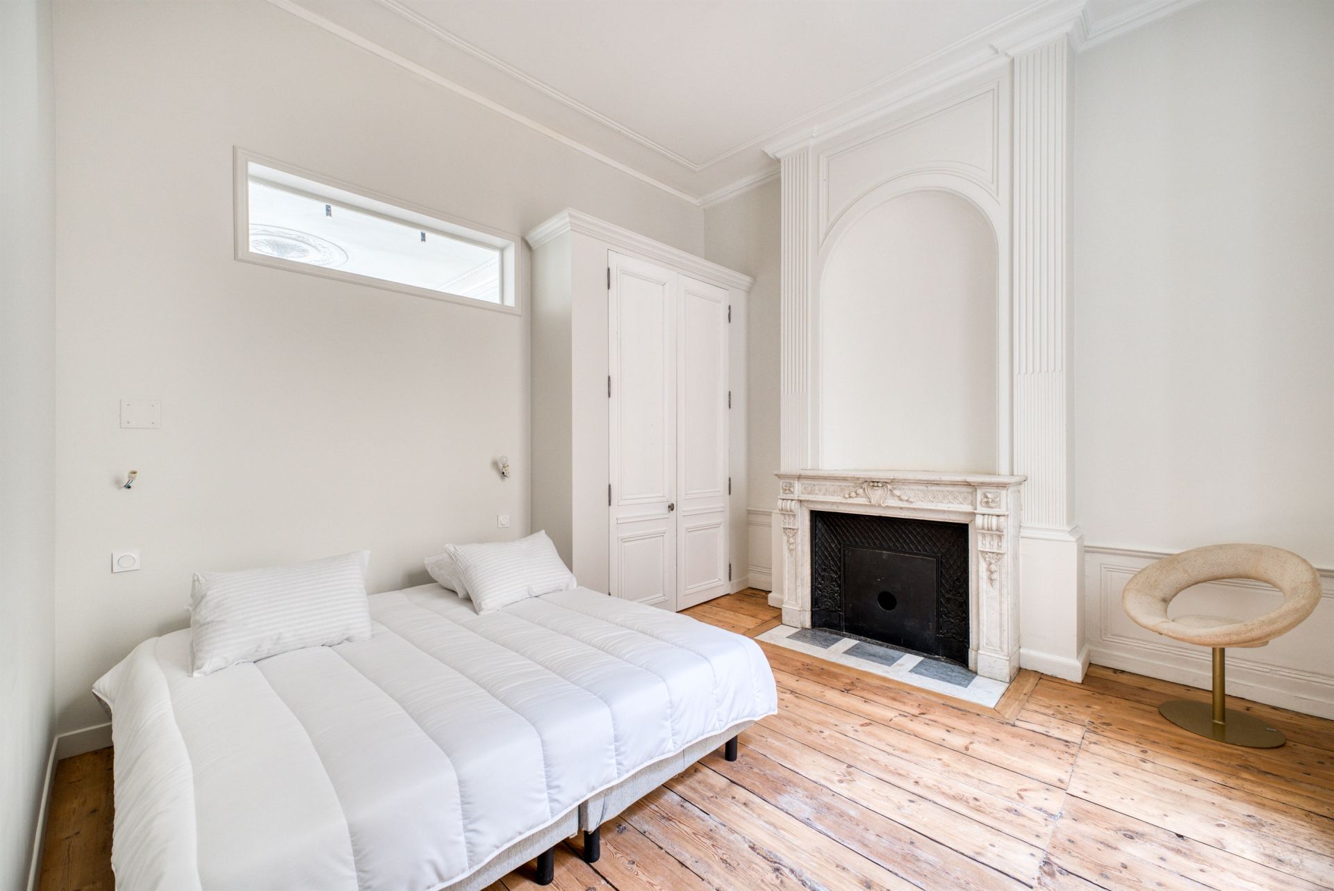 prestigious apartment 4 Rooms for sale on LA ROCHELLE (17000)