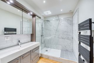 prestigious apartment 4 Rooms for sale on LA ROCHELLE (17000)