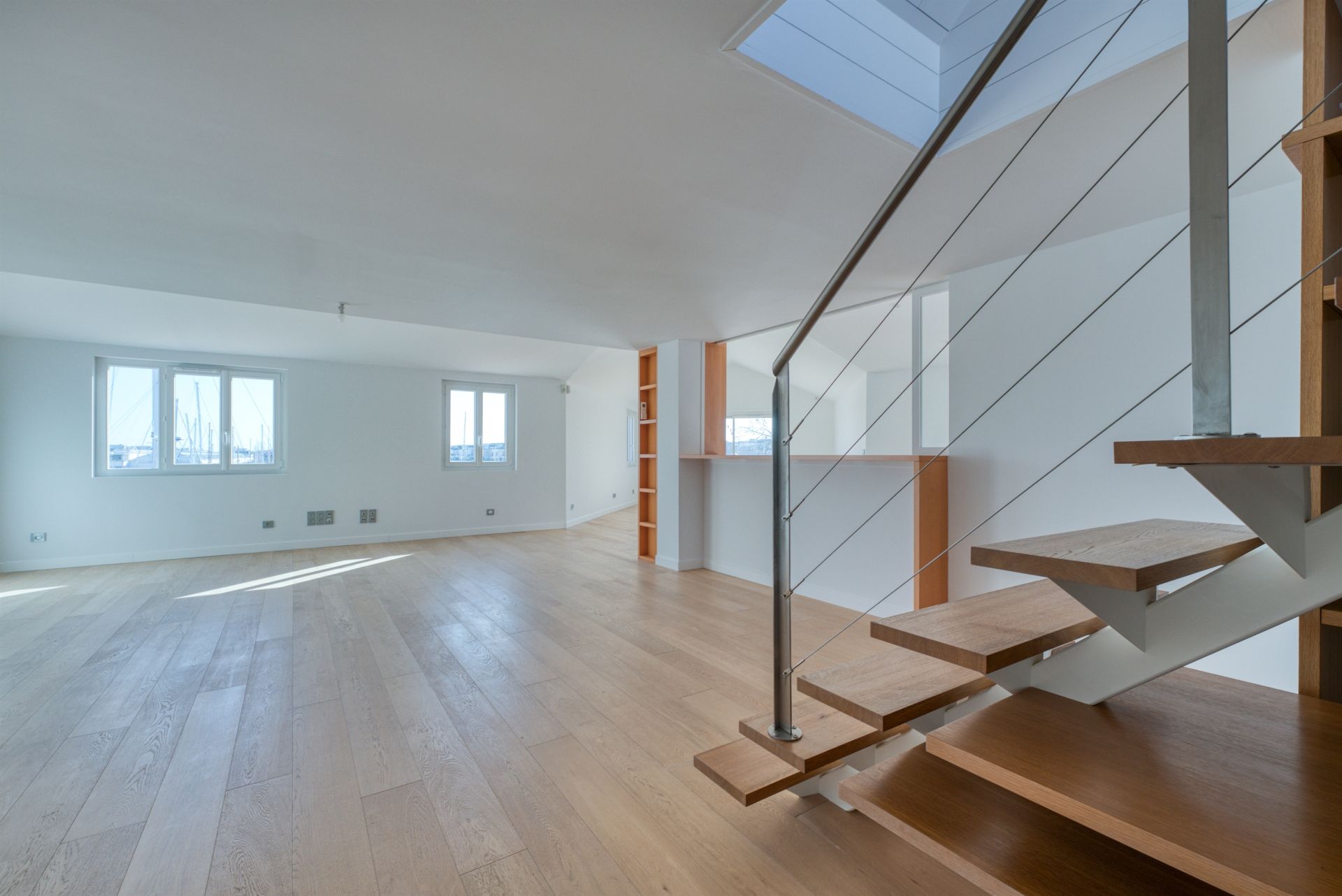 prestigious apartment 4 Rooms for sale on LA ROCHELLE (17000)