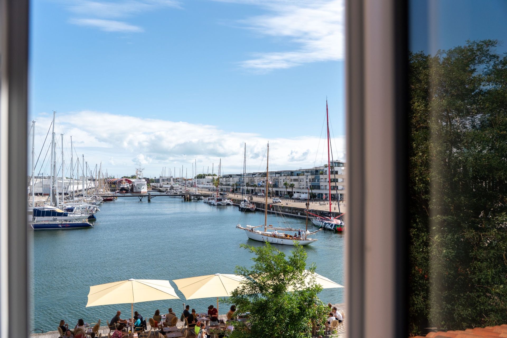 prestigious apartment 4 Rooms for sale on LA ROCHELLE (17000)