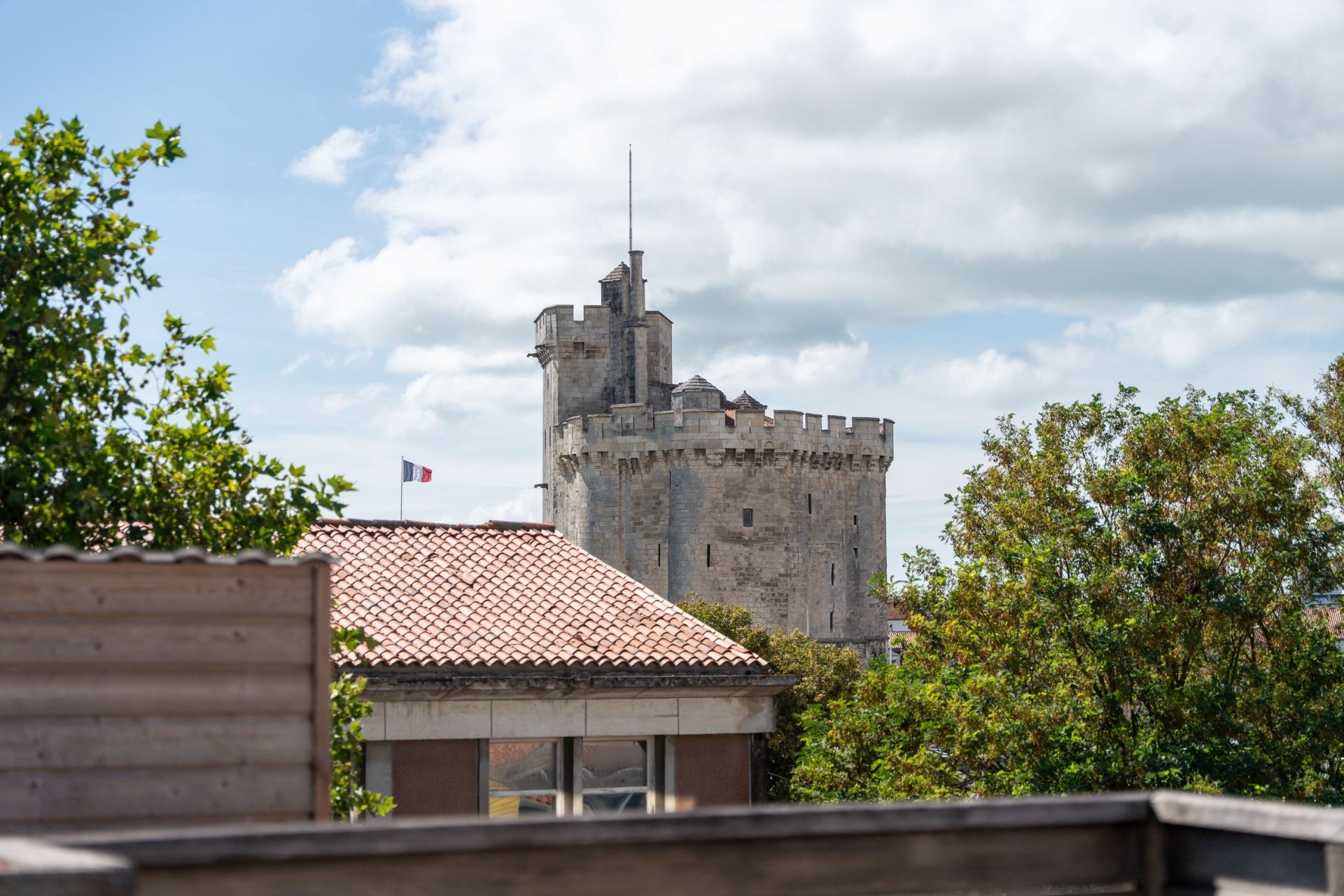 prestigious apartment 4 Rooms for sale on LA ROCHELLE (17000)