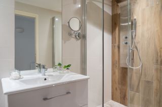 prestigious apartment 4 Rooms for sale on LA ROCHELLE (17000)