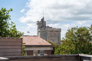 prestigious apartment 4 Rooms for sale on LA ROCHELLE (17000)