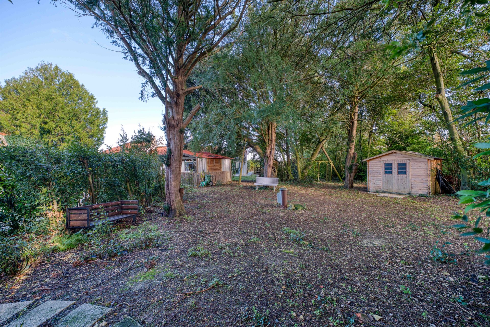 prestigious property 10 Rooms for sale on CLAVETTE (17220)