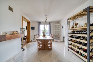 prestigious property 10 Rooms for sale on CLAVETTE (17220)