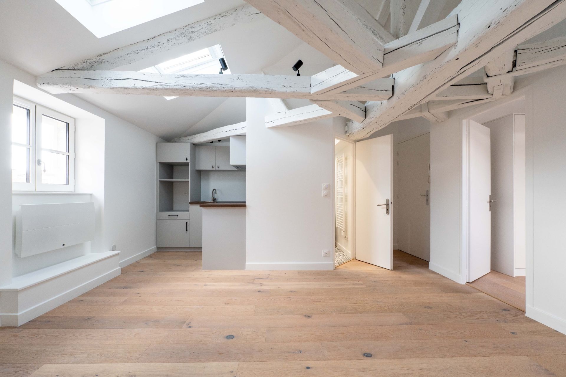 prestigious building for sale on LA ROCHELLE (17000)