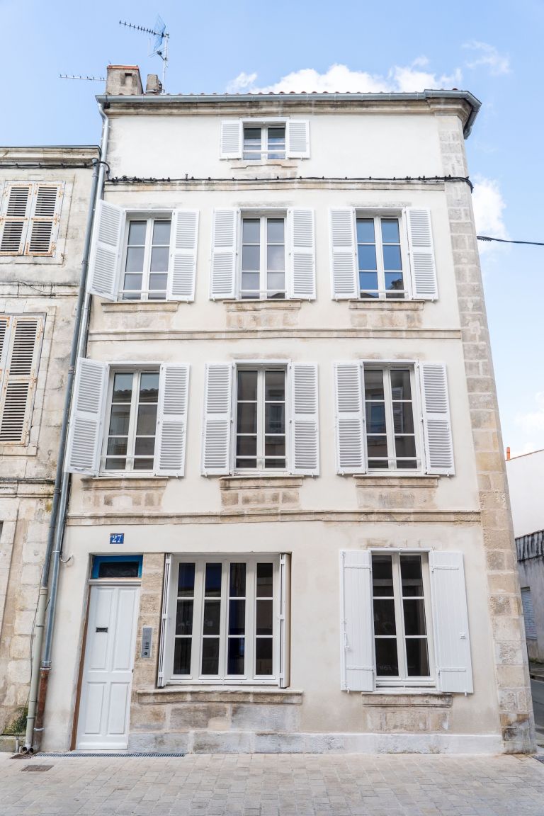 prestigious building for sale on LA ROCHELLE (17000)