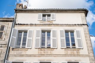 prestigious building for sale on LA ROCHELLE (17000)