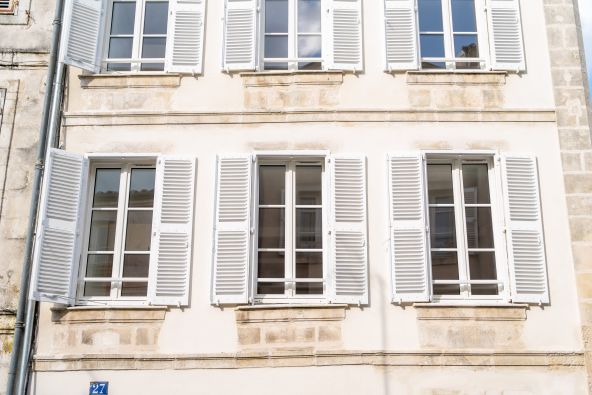 Sale Prestigious building La Rochelle 123 m²