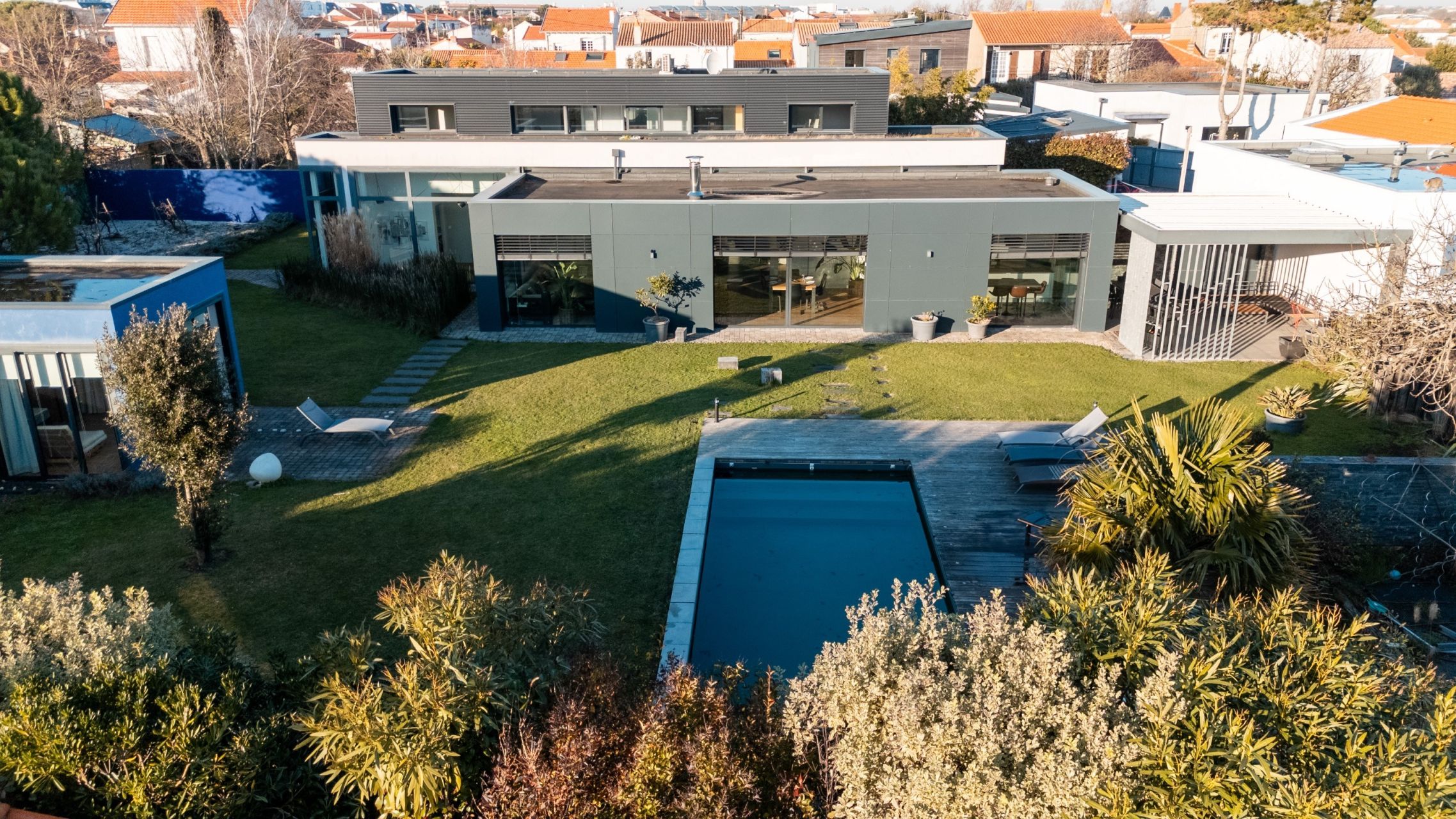 prestigious house 8 Rooms for sale on LA ROCHELLE (17000)