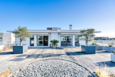 prestigious penthouse 4 Rooms for sale on LA ROCHELLE (17000) Sale Prestigious penthouse La Rochelle 4 Rooms 105 m²