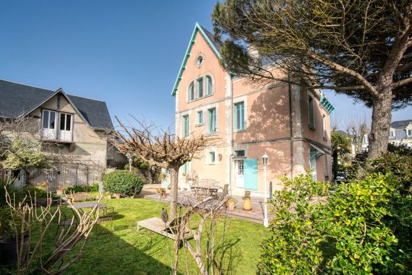 Sale Prestigious house Châtelaillon-Plage 7&nbsp;Rooms 214&nbsp;m²