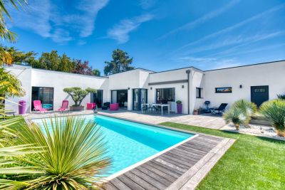 prestigious contemporary house 6 Rooms for sale on PUILBOREAU (17138) Sale Prestigious contemporary house Puilboreau 6 Rooms 180 m²