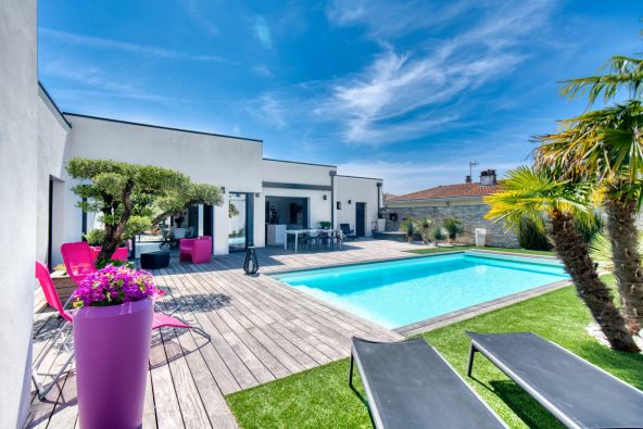Sale Prestigious contemporary house Puilboreau 6&nbsp;Rooms 180&nbsp;m²