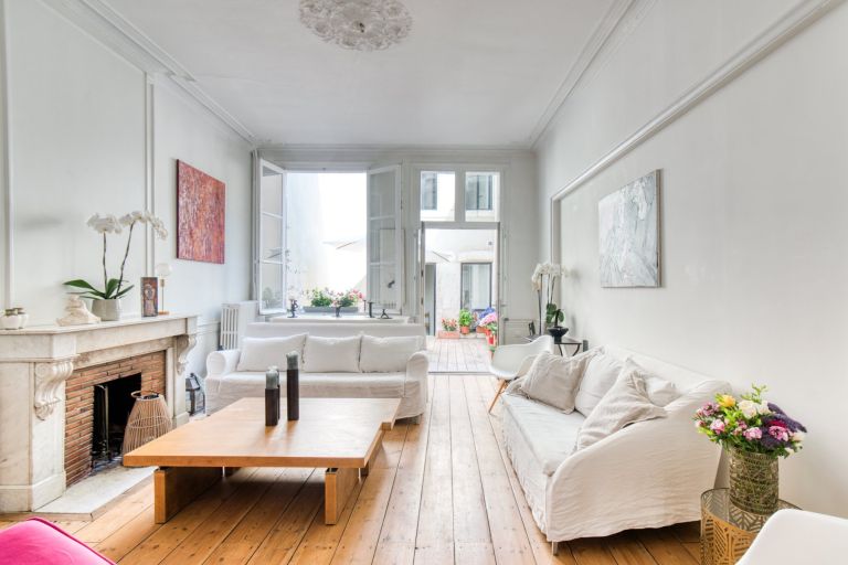 prestigious apartment 6 Rooms for sale on LA ROCHELLE (17000)