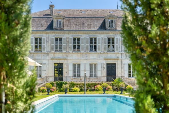 Sale Prestigious property La Rochelle 17 Rooms 490 m²