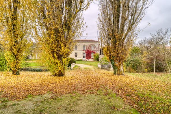 Vente Maison de prestige Vouhé 10&nbsp;Pièces 296&nbsp;m²