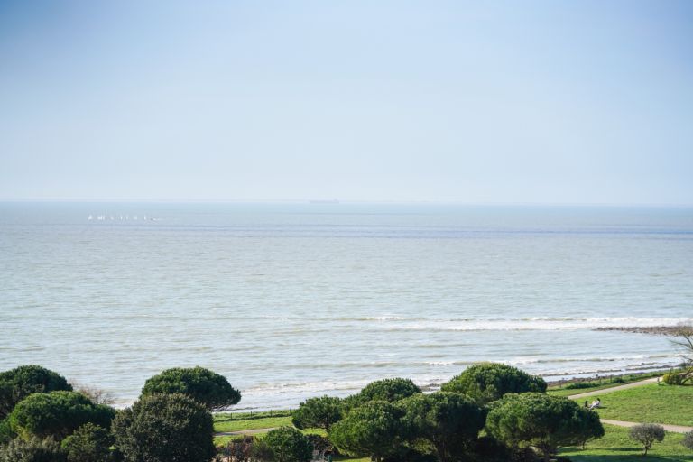 prestigious apartment 2 Rooms for sale on LA ROCHELLE (17000)