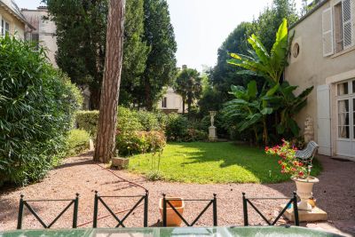 prestigious apartment 8 Rooms for sale on LA ROCHELLE (17000) Sale Prestigious apartment La Rochelle 8 Rooms 237 m²
