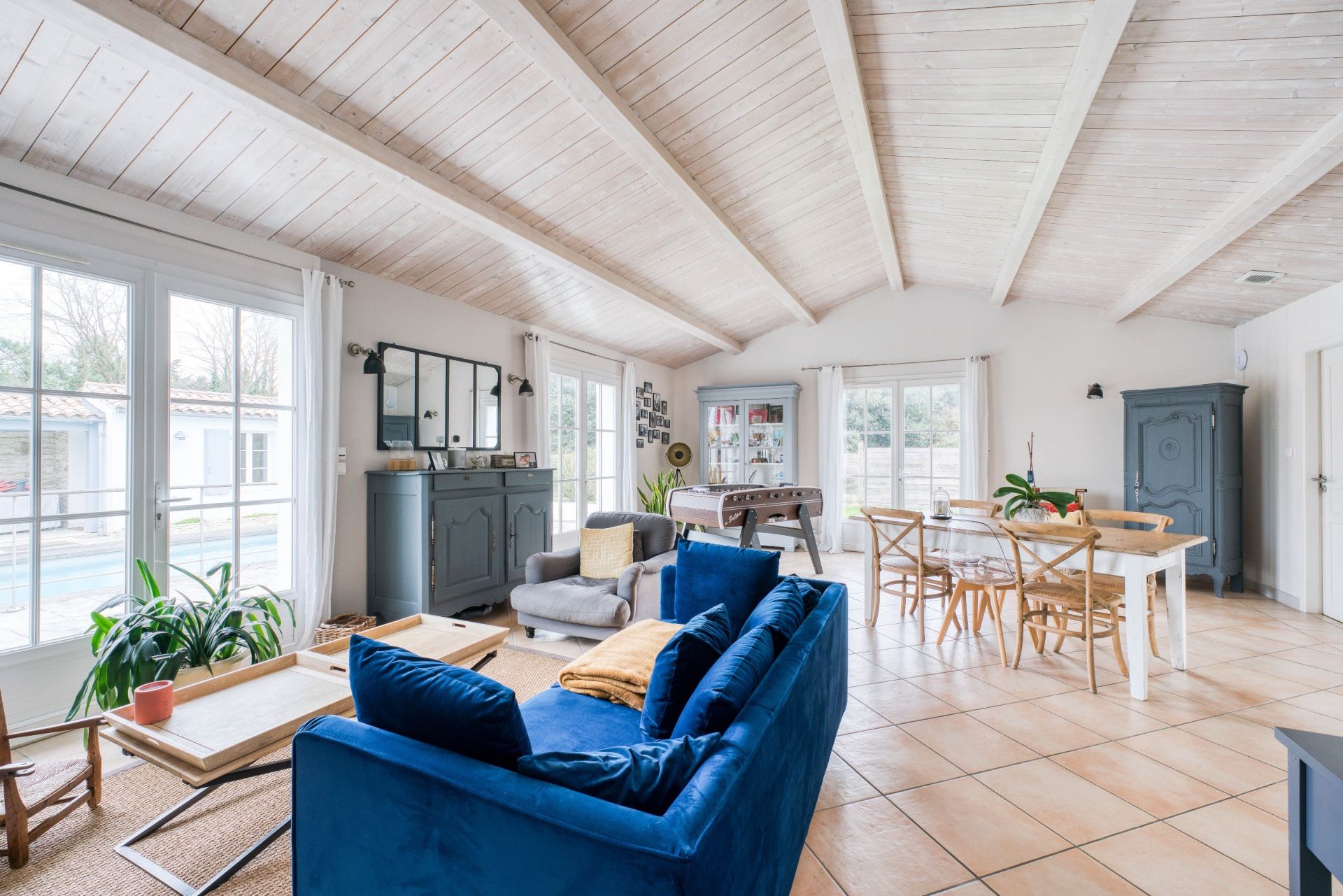 prestigious house 6 Rooms for sale on RIVEDOUX PLAGE (17940)