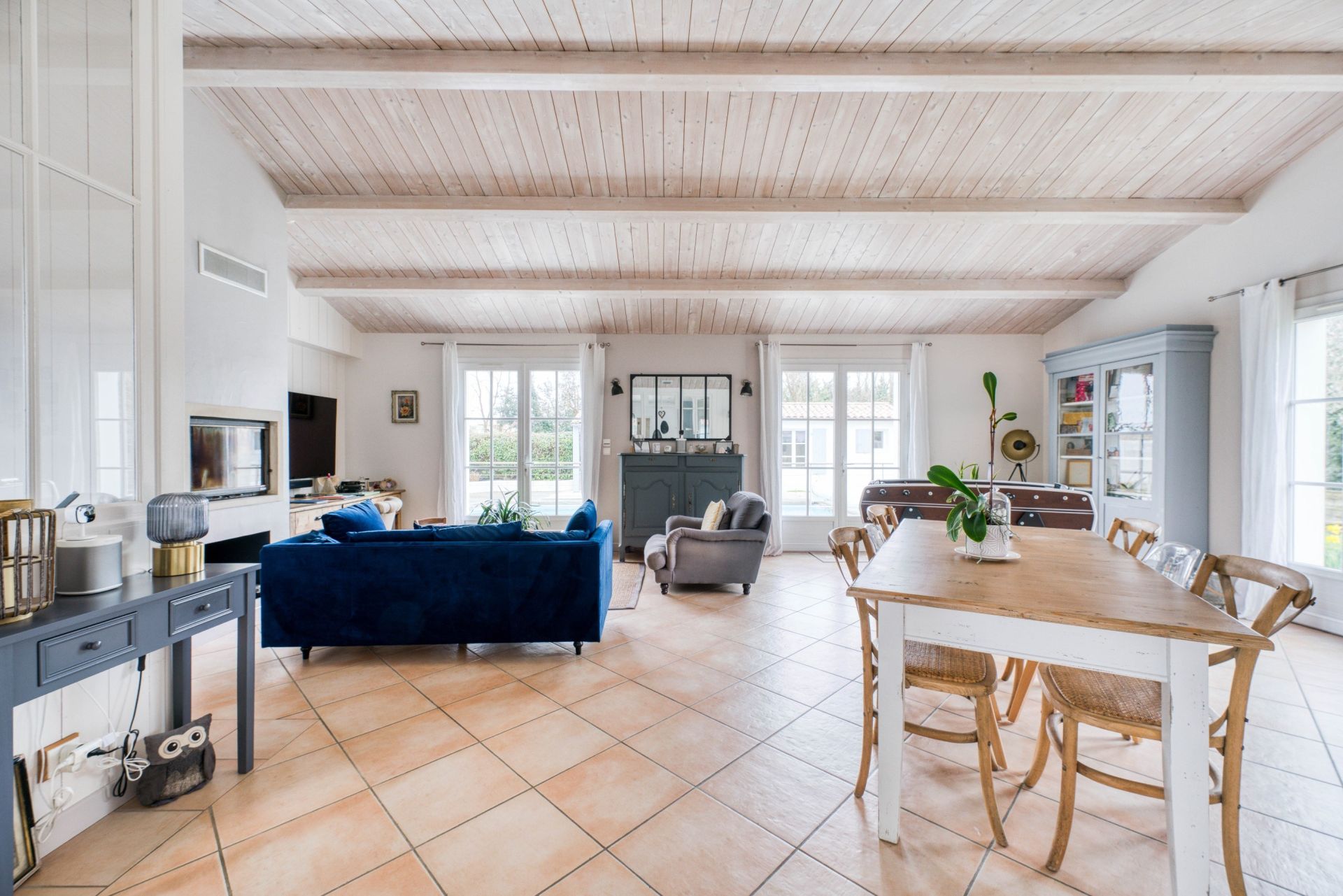 prestigious house 6 Rooms for sale on RIVEDOUX PLAGE (17940)