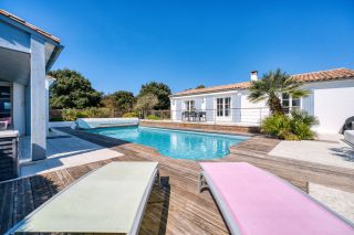 prestigious house 6 Rooms for sale on RIVEDOUX PLAGE (17940)