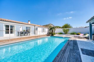 prestigious house 6 Rooms for sale on RIVEDOUX PLAGE (17940)