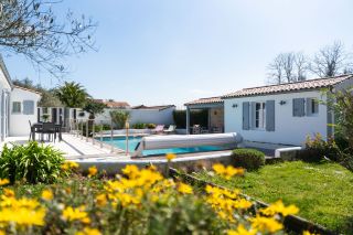 prestigious house 6 Rooms for sale on RIVEDOUX PLAGE (17940)