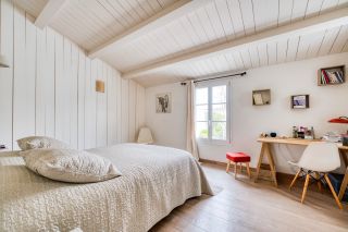 prestigious house 6 Rooms for sale on RIVEDOUX PLAGE (17940)