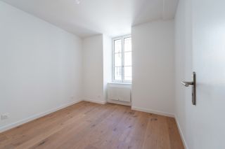 prestigious apartment 2 Rooms for sale on LA ROCHELLE (17000)