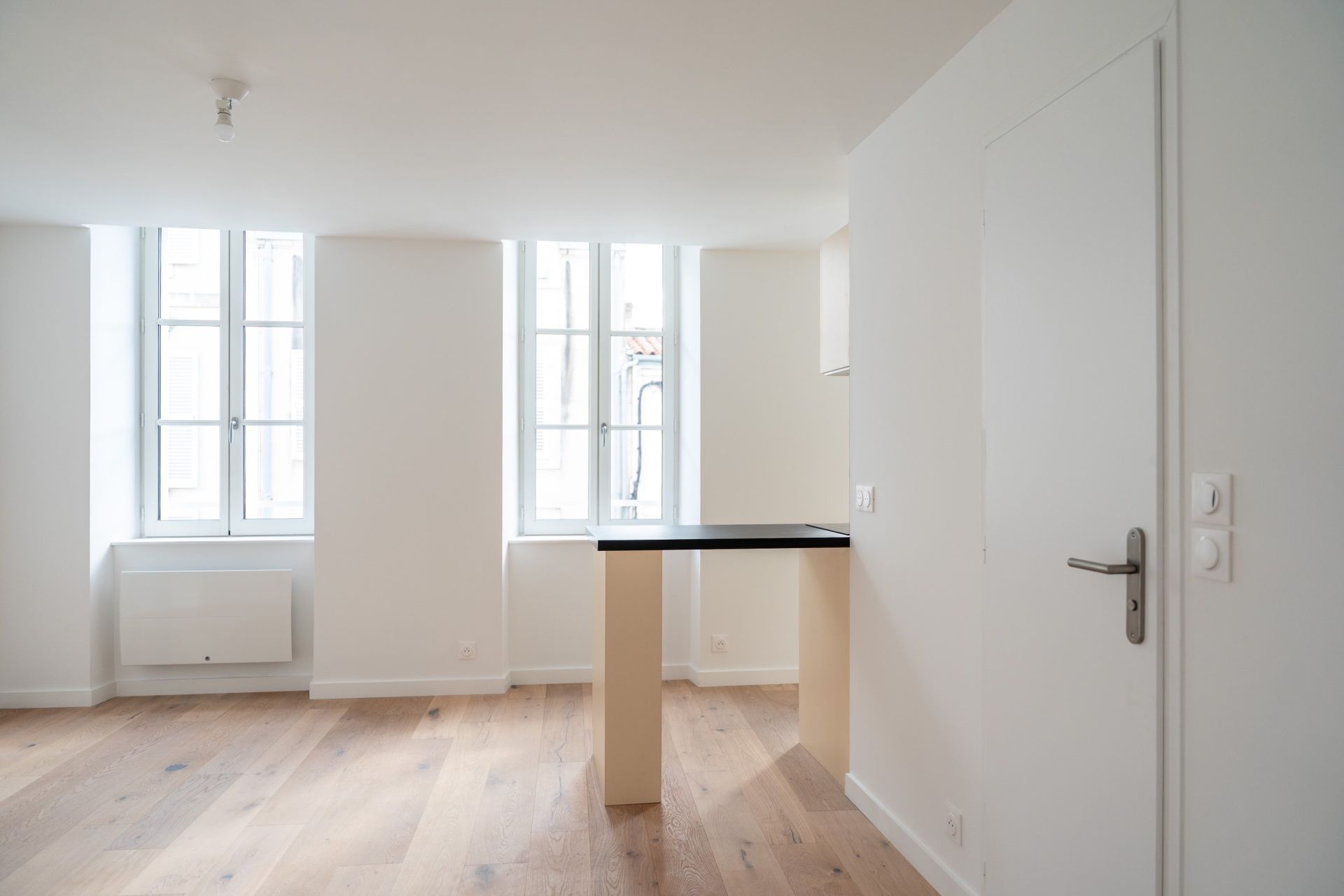 prestigious apartment 2 Rooms for sale on LA ROCHELLE (17000)