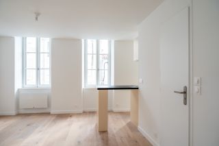 prestigious apartment 2 Rooms for sale on LA ROCHELLE (17000)