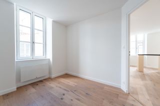 prestigious apartment 2 Rooms for sale on LA ROCHELLE (17000)