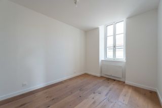 prestigious apartment 2 Rooms for sale on LA ROCHELLE (17000)