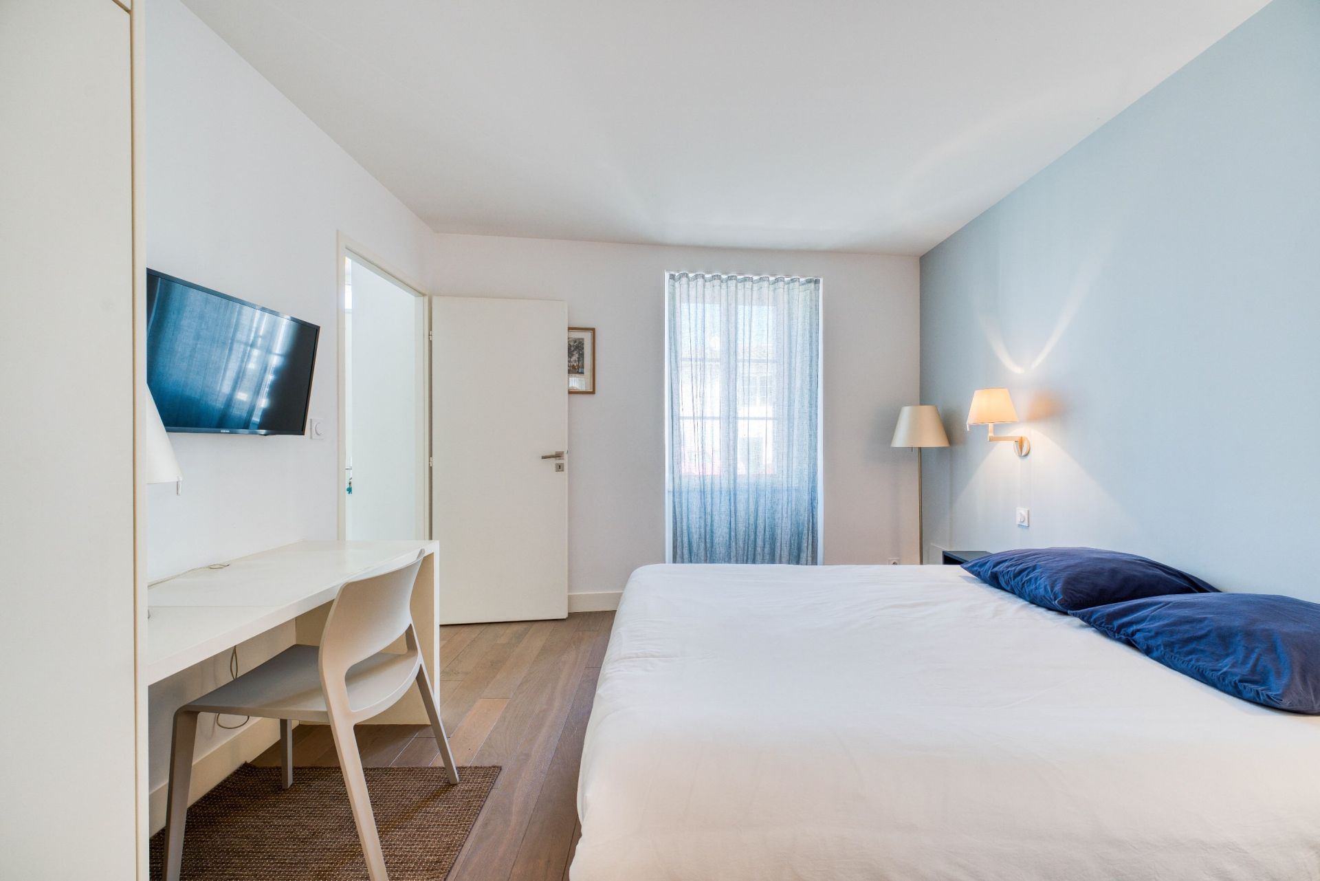 prestigious house 7 Rooms for sale on LA FLOTTE (17630)