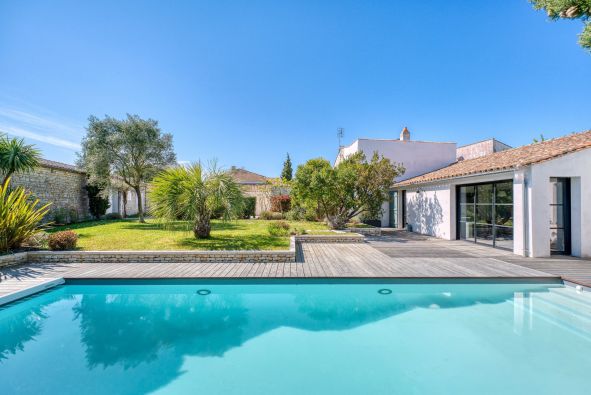 Sale Prestigious house La Flotte 7 Rooms 200 m²