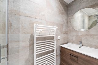 prestigious apartment 2 Rooms for sale on LA ROCHELLE (70120)