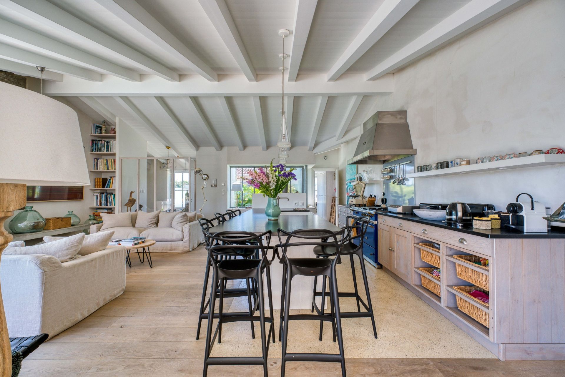 prestigious house 6 Rooms for sale on LOIX (17111)