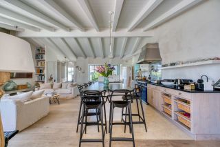 prestigious house 6 Rooms for sale on LOIX (17111)