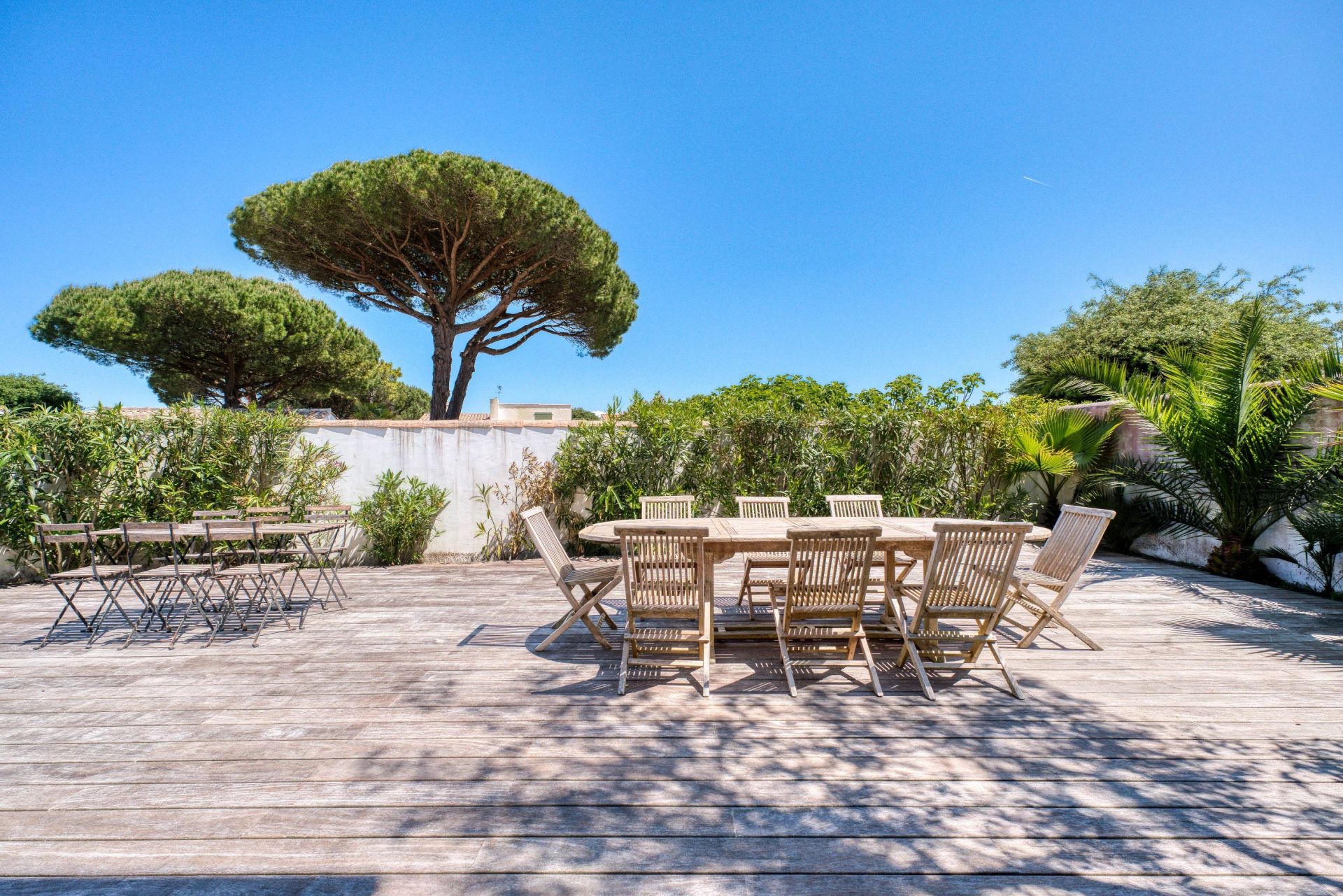 prestigious house 9 Rooms for sale on LA COUARDE SUR MER (17670)