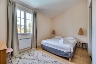 prestigious house 9 Rooms for sale on LA COUARDE SUR MER (17670)