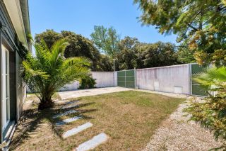 prestigious house 9 Rooms for sale on LA COUARDE SUR MER (17670)