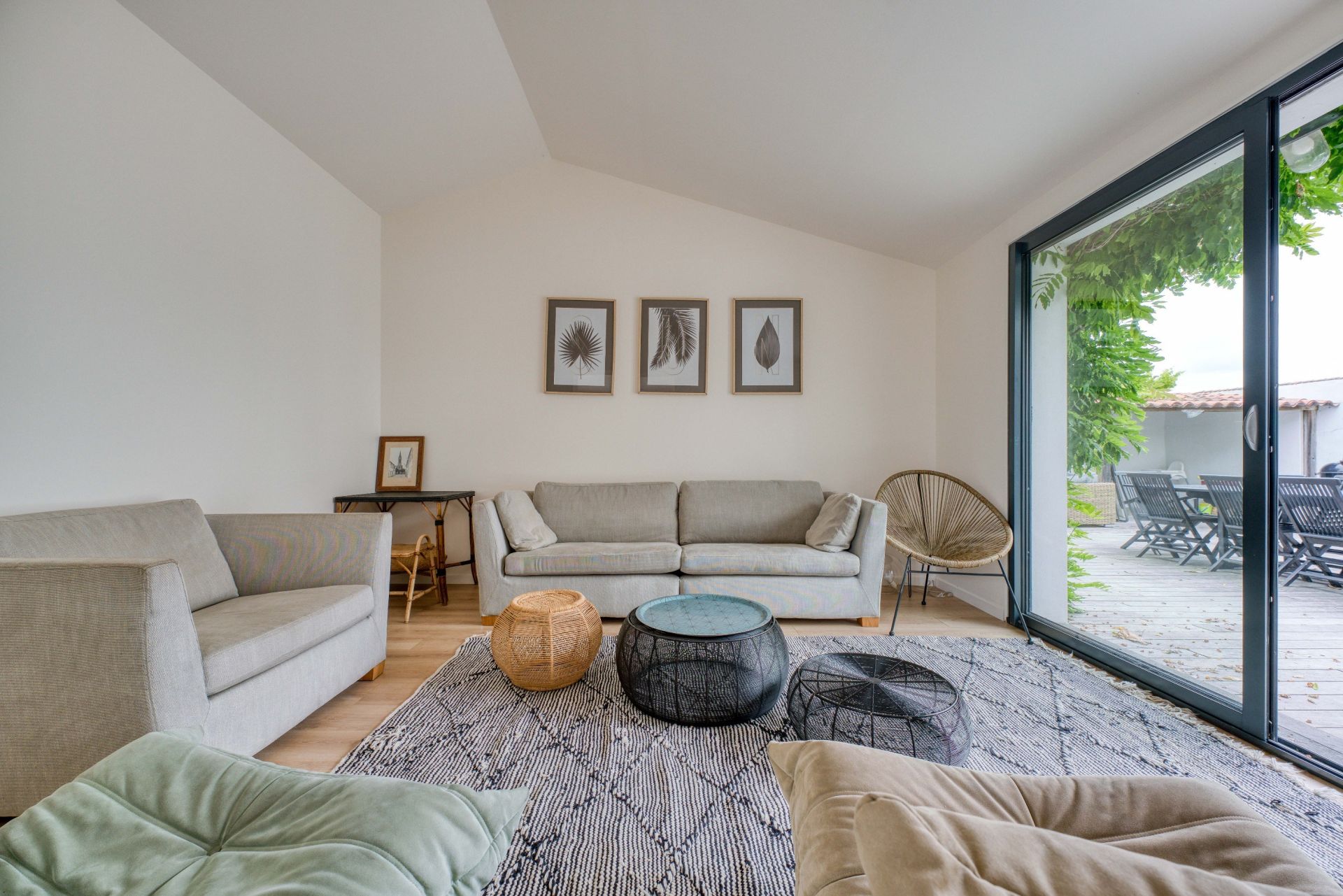 prestigious house 9 Rooms for sale on LA COUARDE SUR MER (17670)
