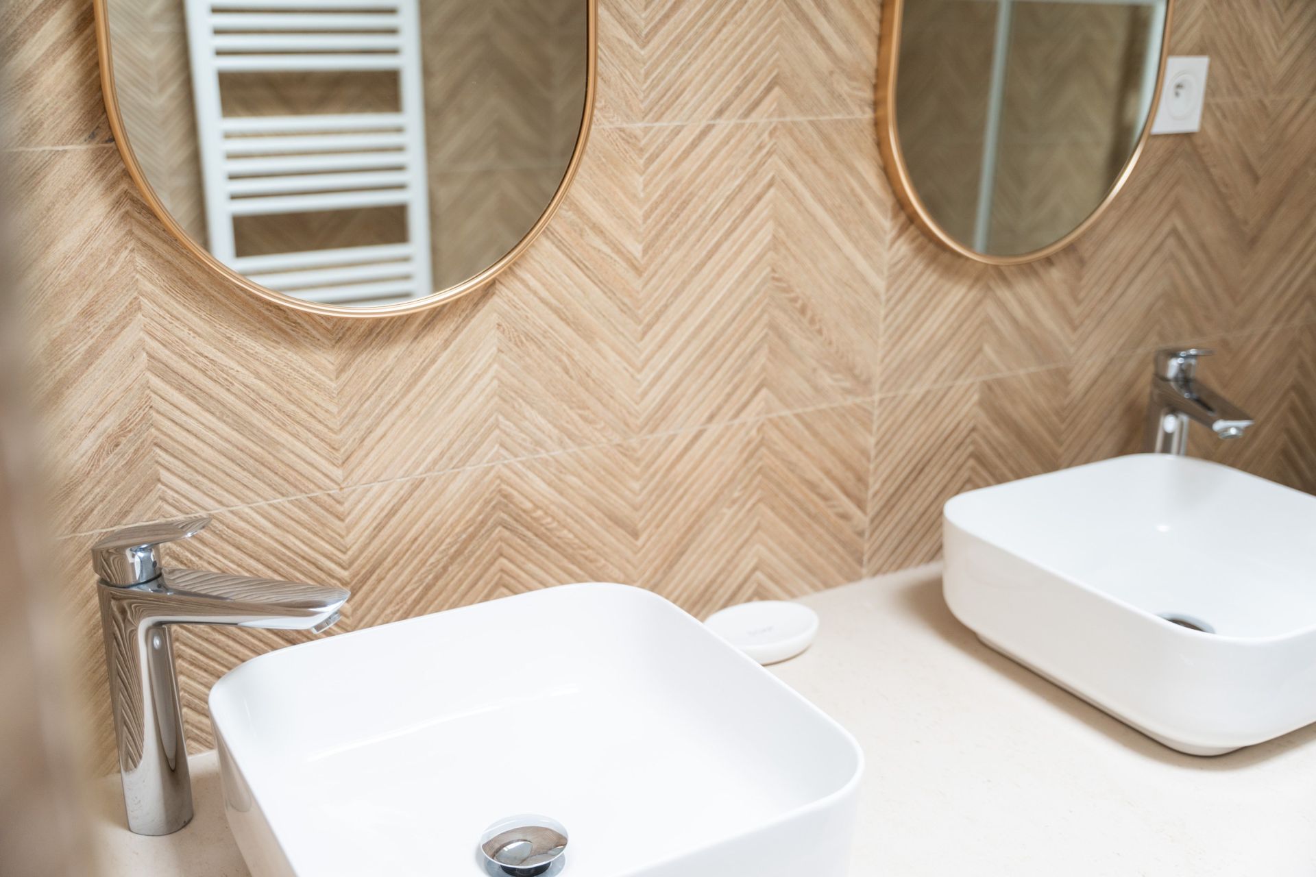 prestigious house 9 Rooms for sale on LA COUARDE SUR MER (17670)