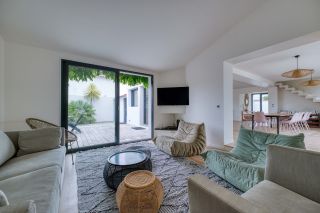 prestigious house 9 Rooms for sale on LA COUARDE SUR MER (17670)