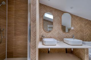 prestigious house 9 Rooms for sale on LA COUARDE SUR MER (17670)