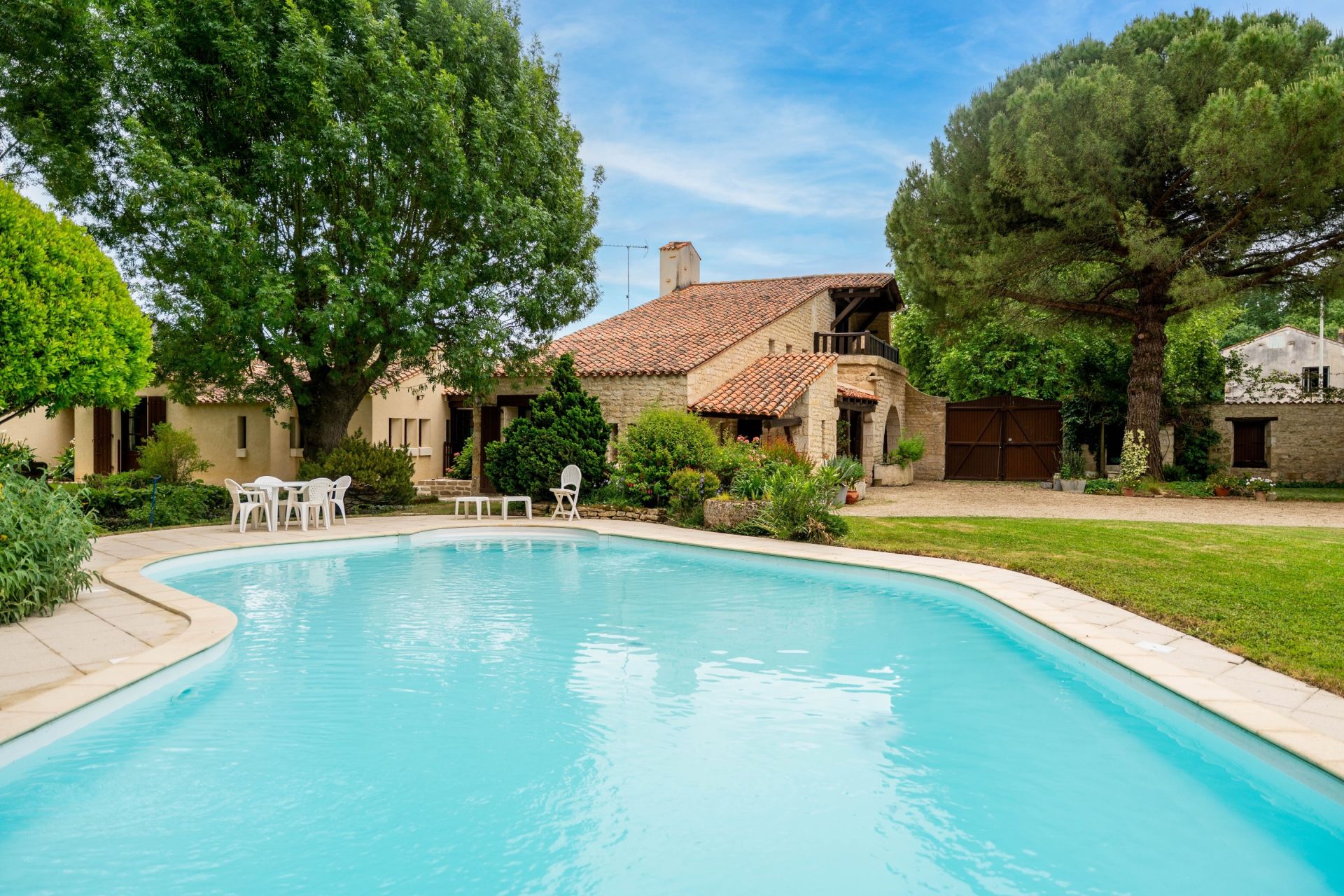 propriété de prestige 9 Pièces en vente sur LANDRAIS (17290)