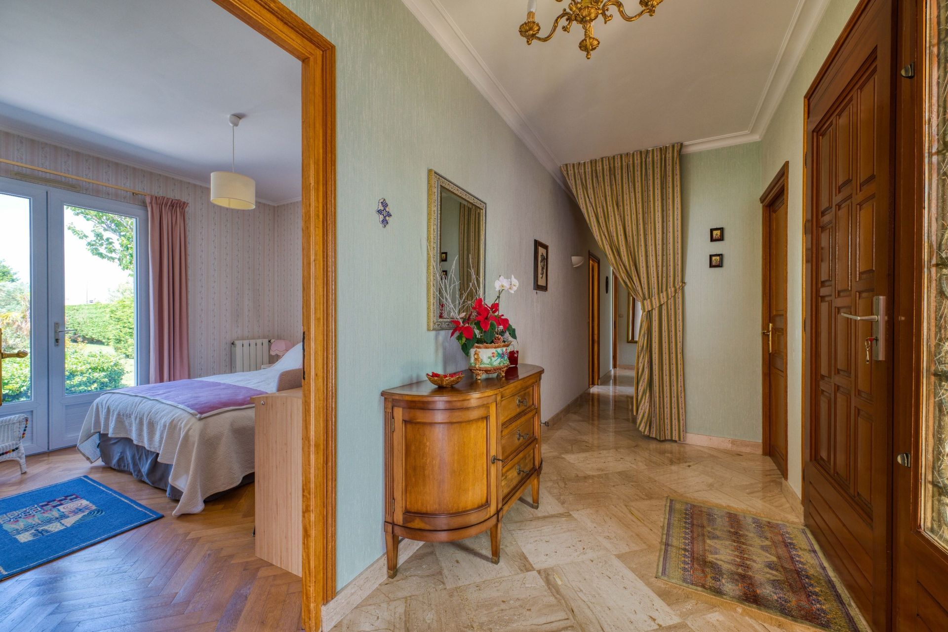 prestigious house 6 Rooms for sale on AYTRE (17440)